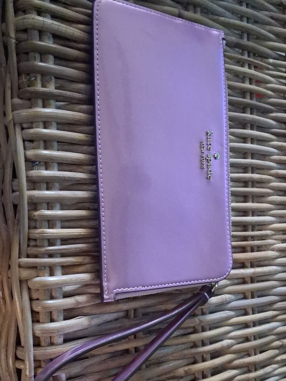 kate spade lavender patent wristlet clutch
